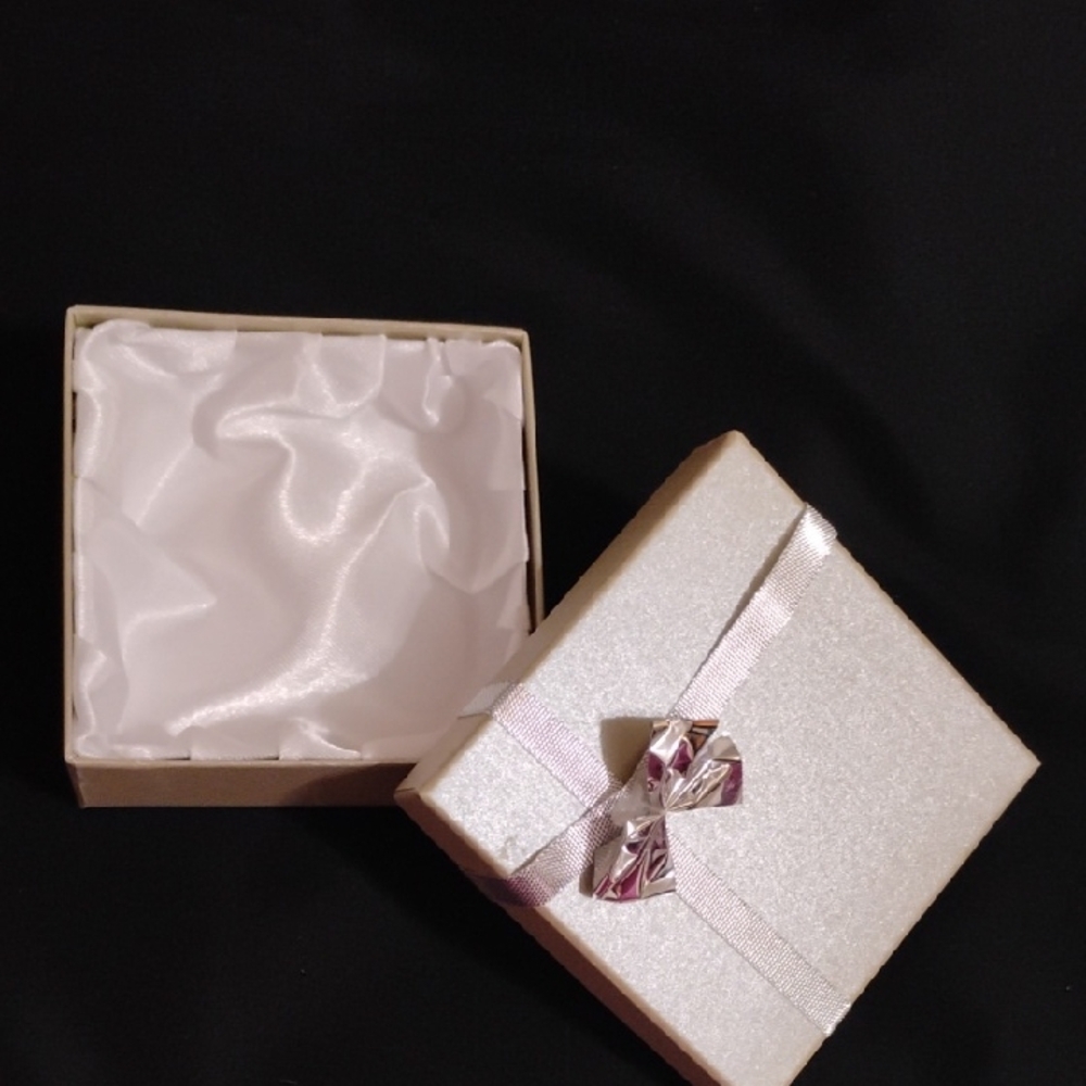 Elegant Silver Jewelry Gift Box